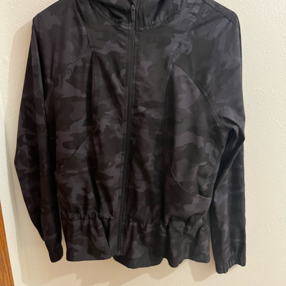 Lululemon Rain Jacket - Picture 2 of 3